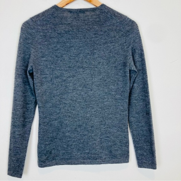 Neiman Marcus cashmere collection gray crew neck sweater. Size small. - Picture 3 of 4